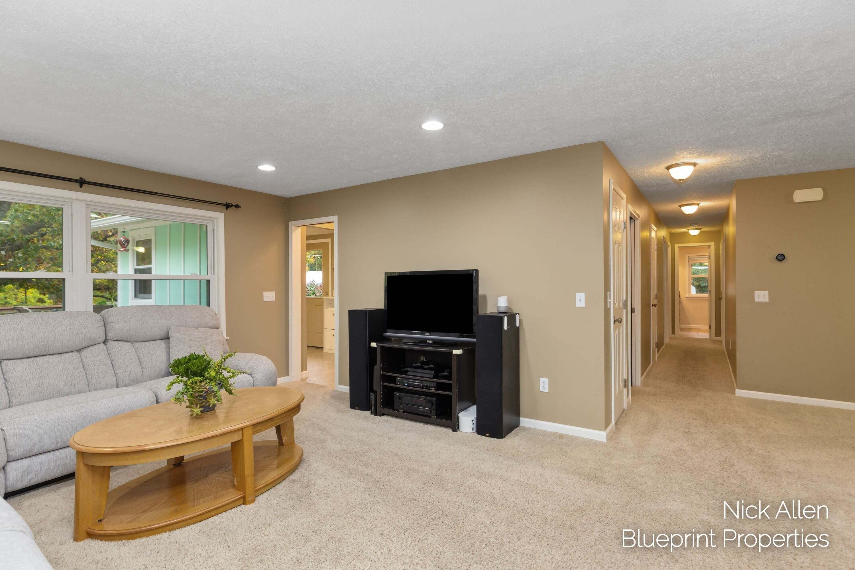 7279 Blakely Drive NE