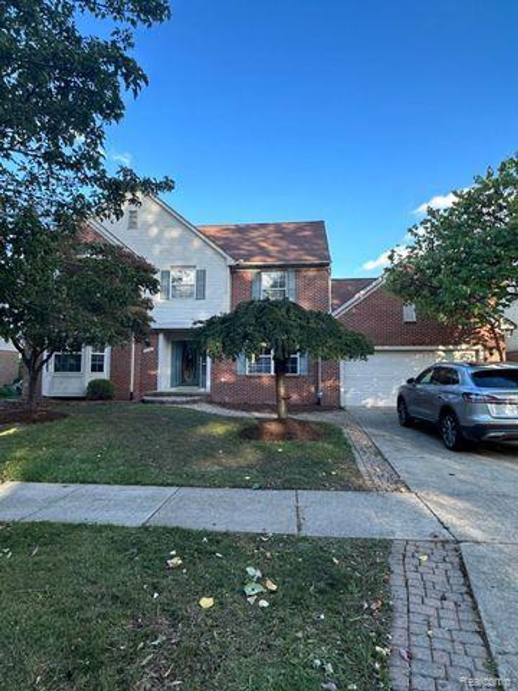 Photo of 4038 WORTHINGTON Drive, Troy City, MI 48085 (MLS # 20261027646)