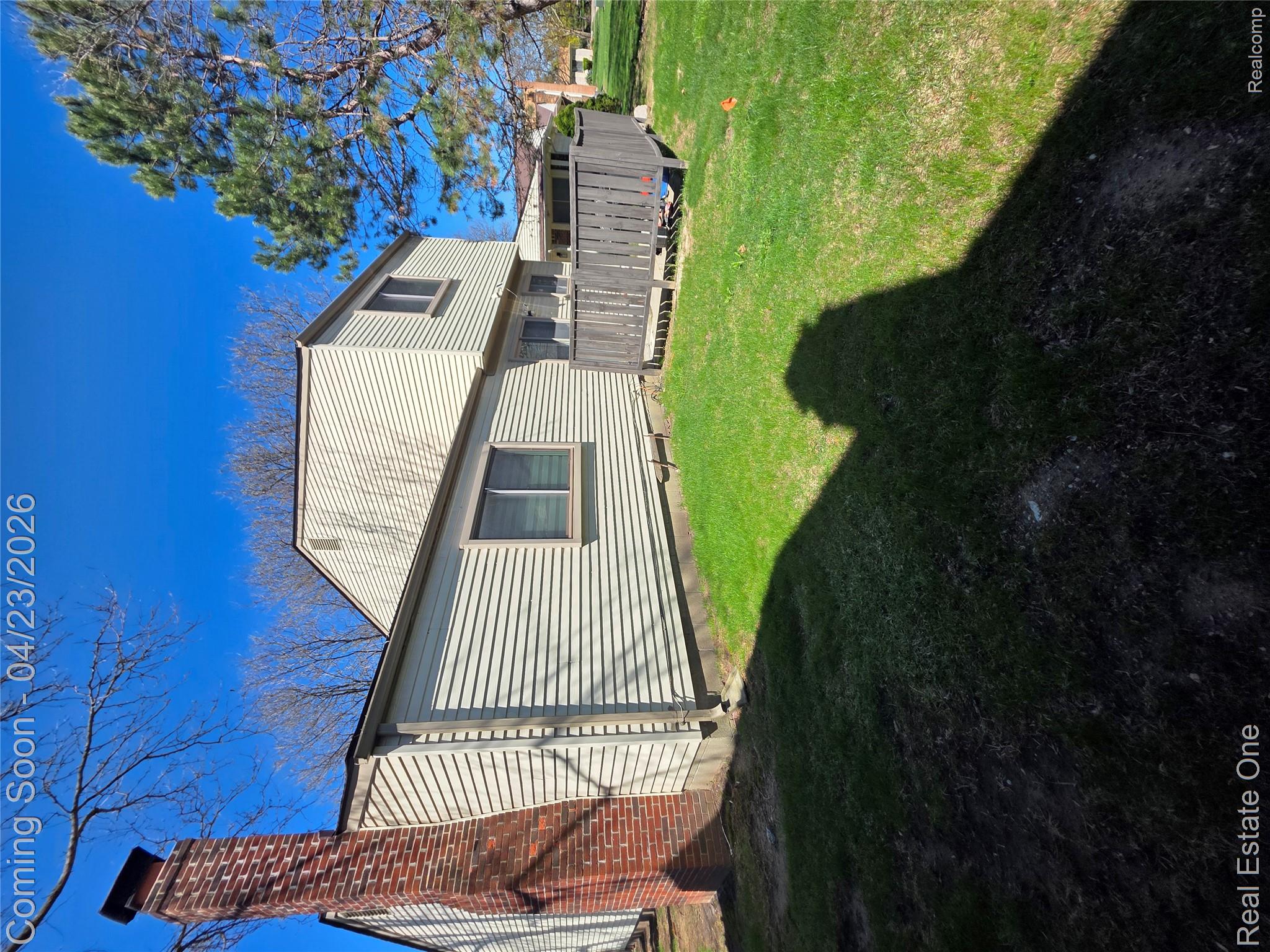 2898 Roundtree Drive