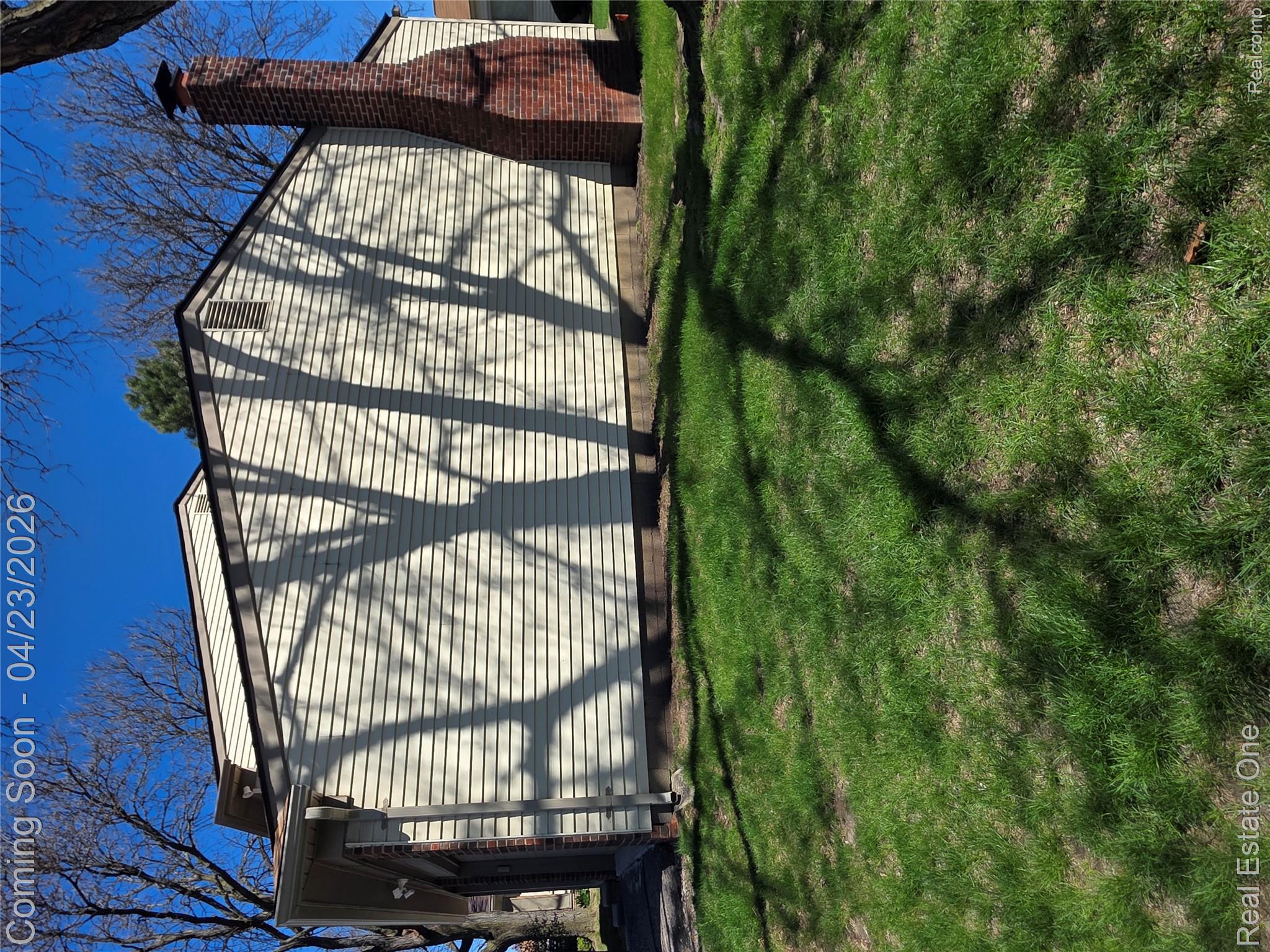 2898 Roundtree Drive