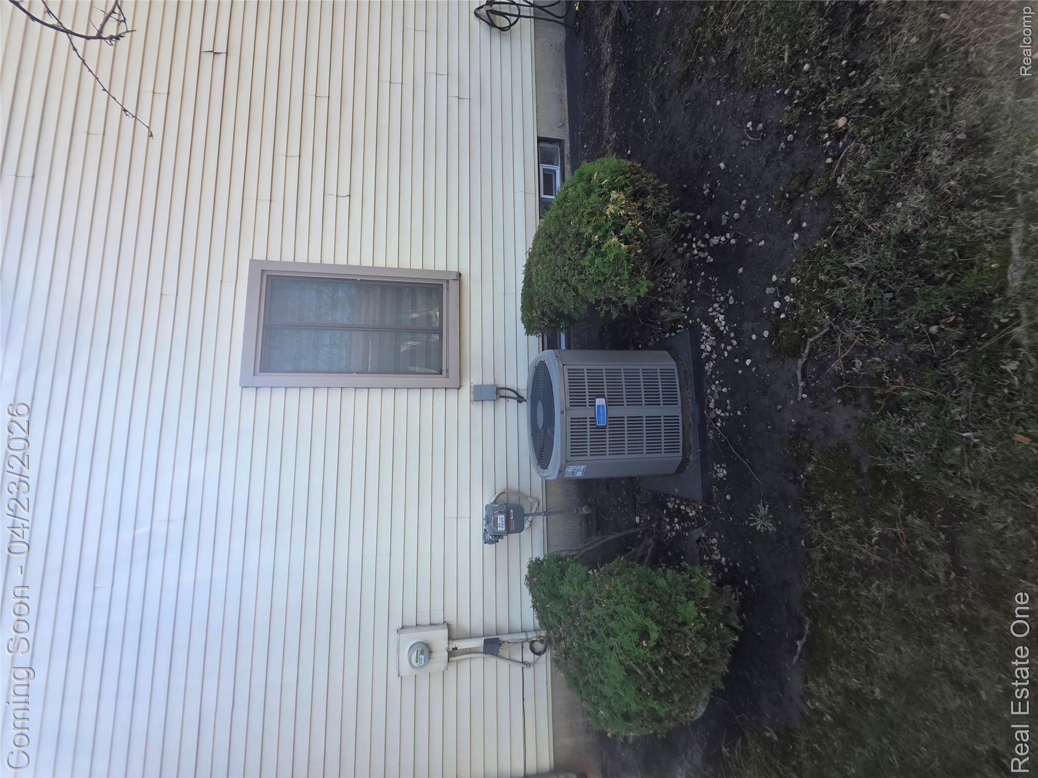 2898 Roundtree Drive