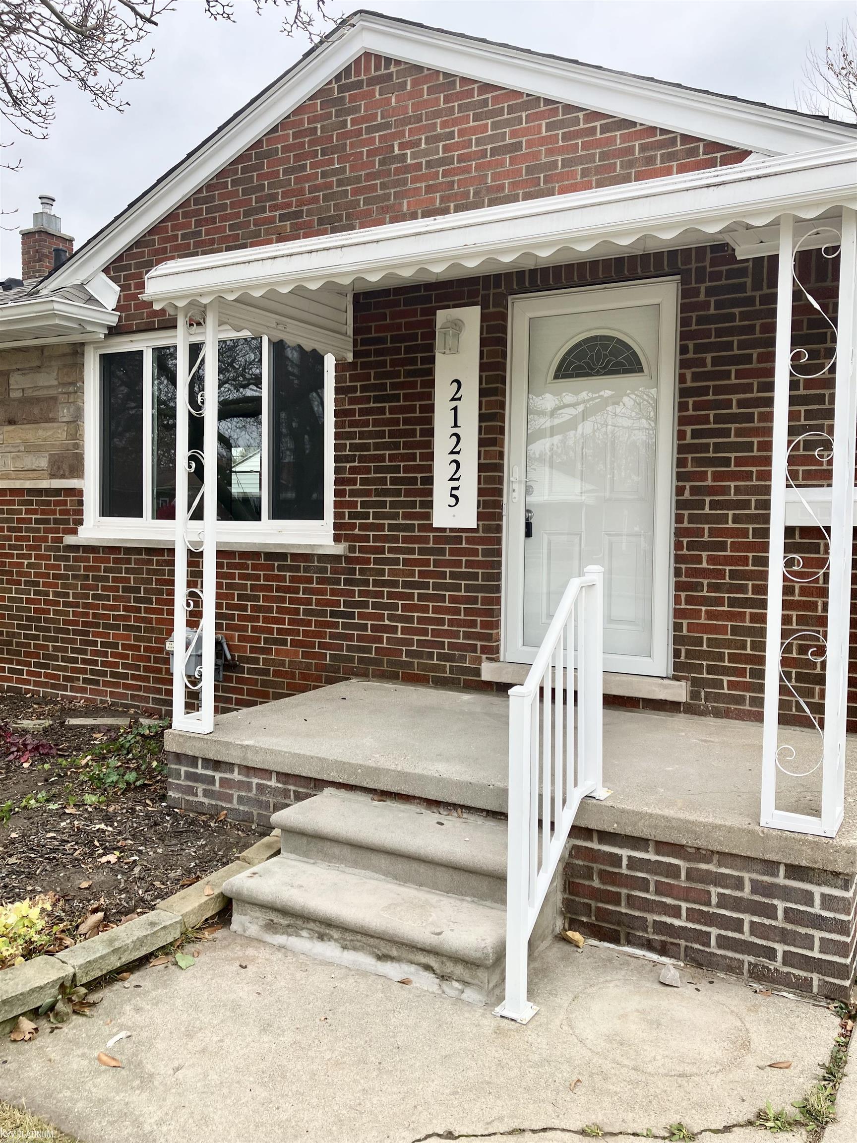 21225 Bon Brae Street