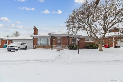 19030 Holbrook Avenue Eastpointe City MI 48021