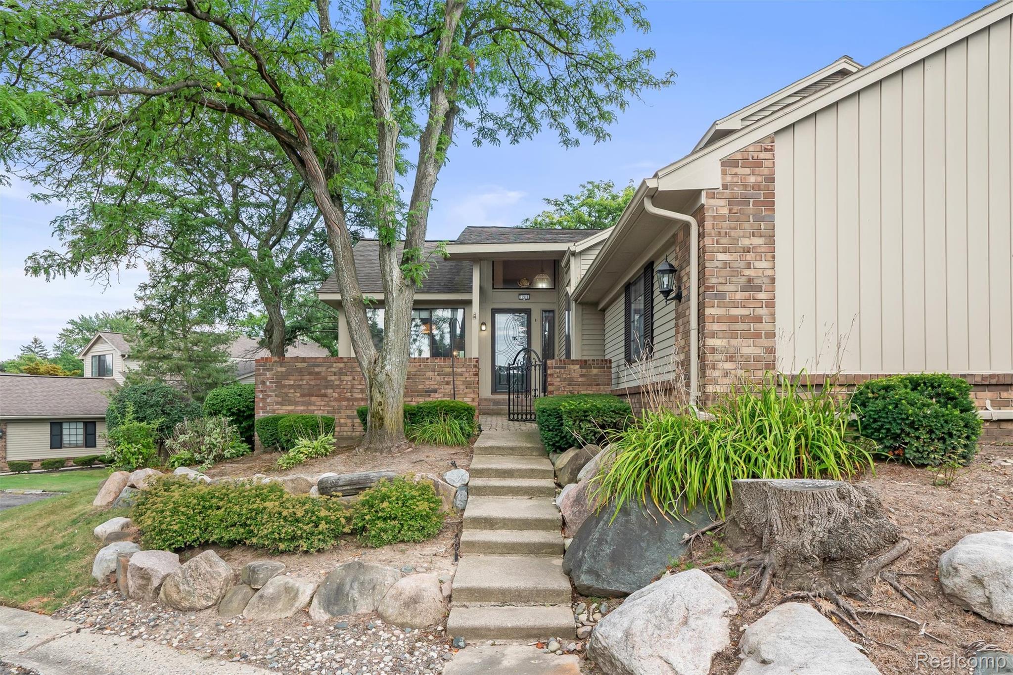 7208 Creeks Bend Drive