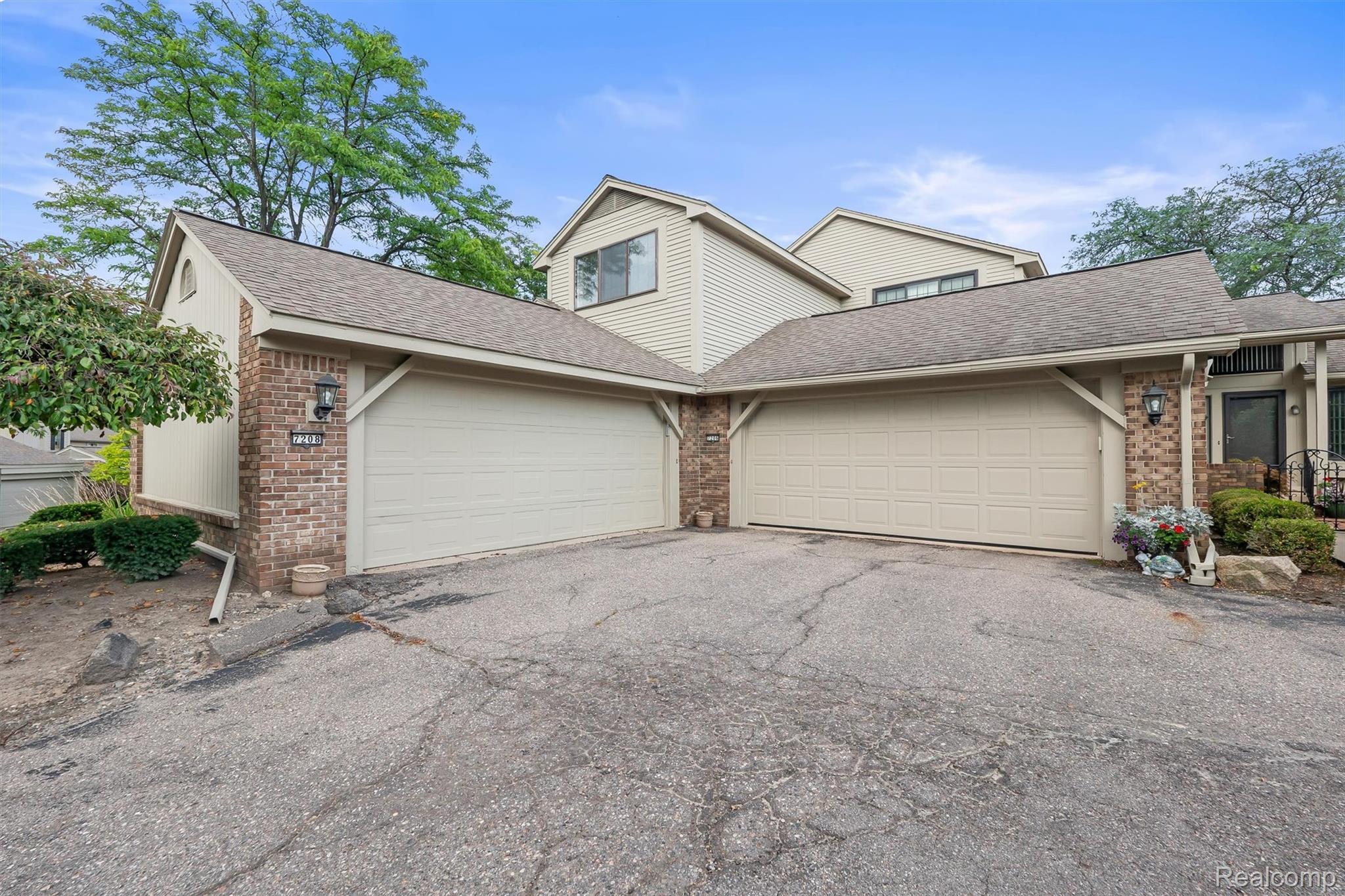 7208 Creeks Bend Drive
