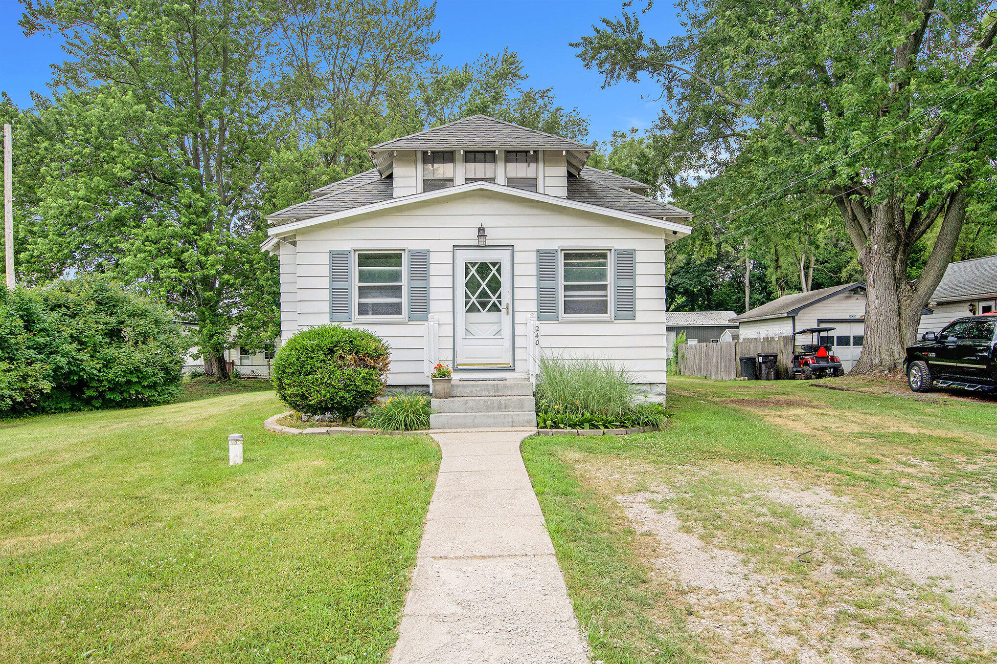 240 Stillwell Avenue