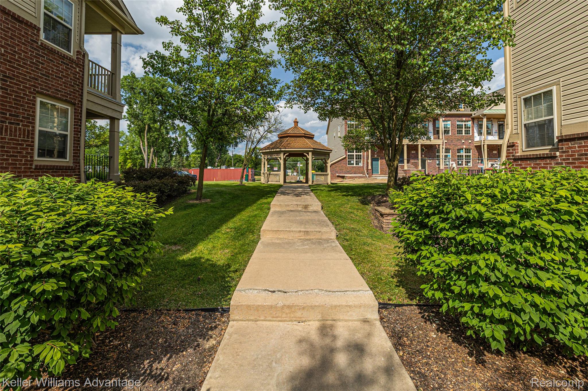 438 Old Pine Way
