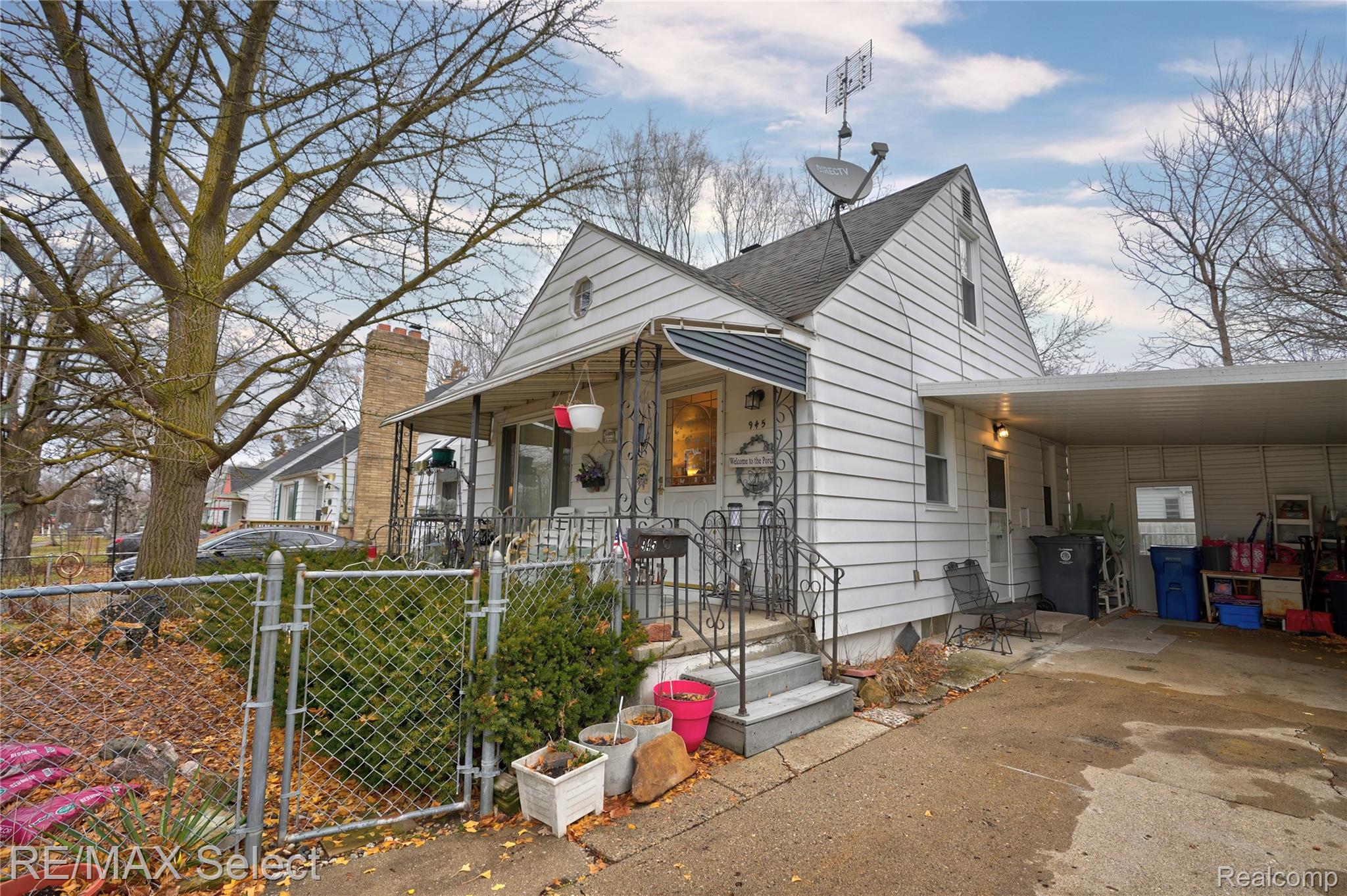 945 Salisbury Avenue