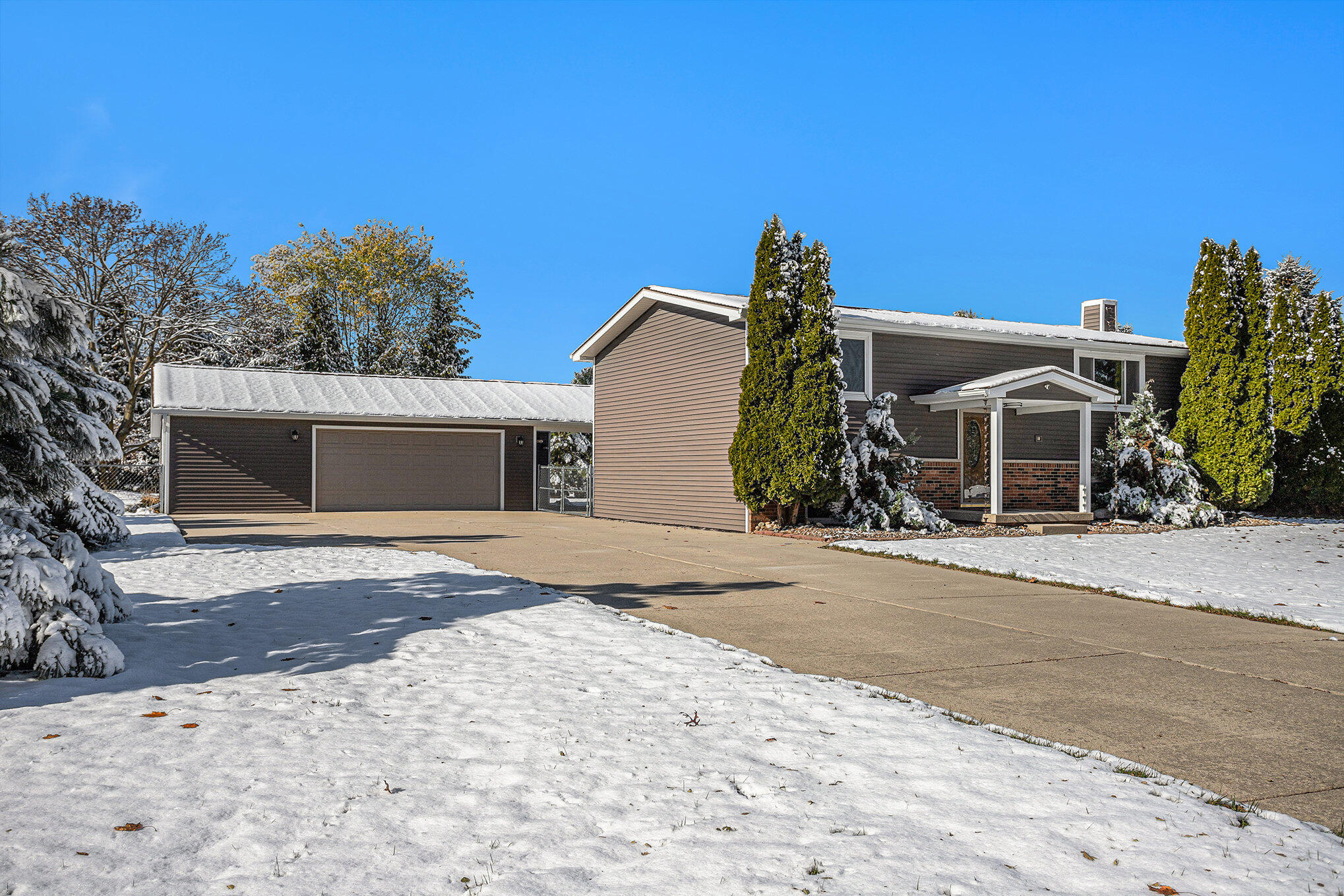 Quincy, Michigan 49082, United States, 4 Bedrooms Bedrooms, ,2 BathroomsBathrooms,Residential,Active,242605