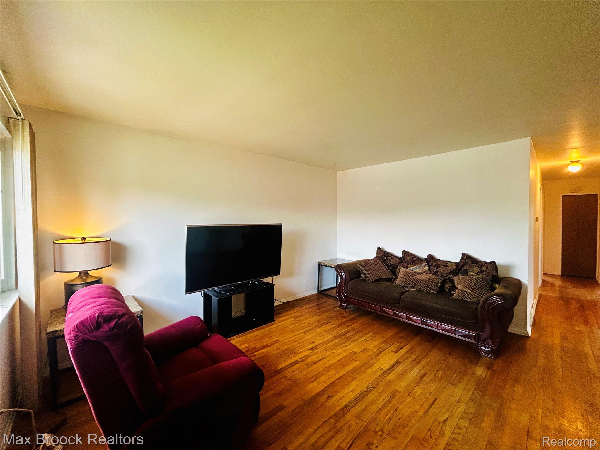 3948 10th Street