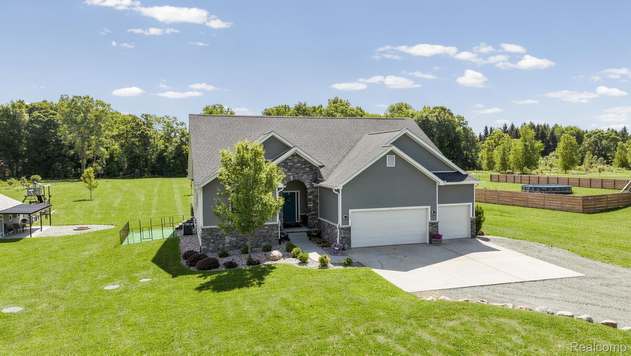 751 Nelson William Drive