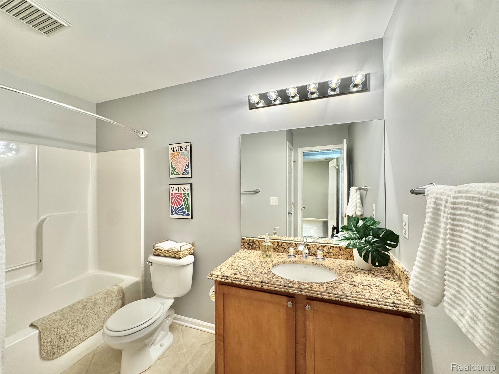 Livonia City, Michigan 48150, United States, 2 Bedrooms Bedrooms, ,2 BathroomsBathrooms,Residential,Coming Soon,195006