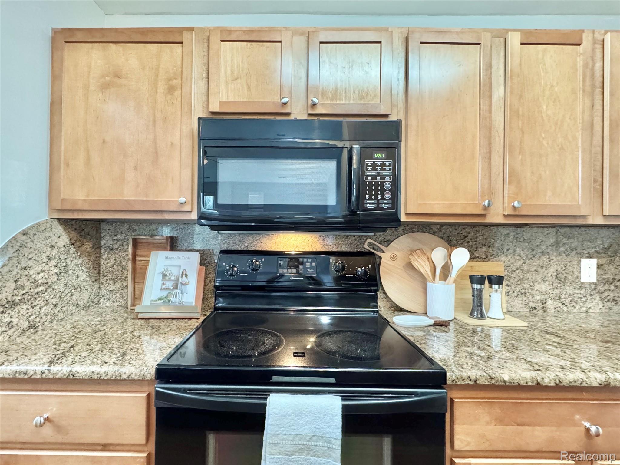 Livonia City, Michigan 48150, United States, 2 Bedrooms Bedrooms, ,2 BathroomsBathrooms,Residential,Coming Soon,195006