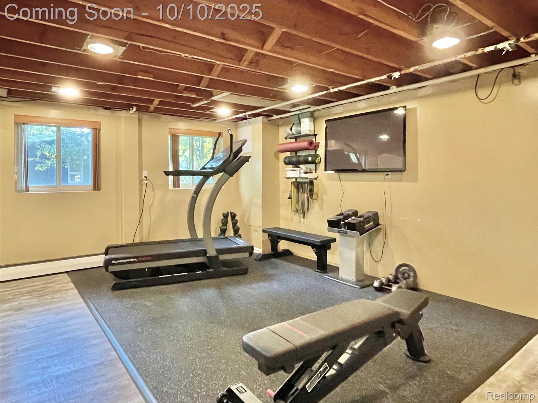 Troy City, Michigan 48098, United States, 5 Bedrooms Bedrooms, ,2 BathroomsBathrooms,Residential,Coming Soon,223796