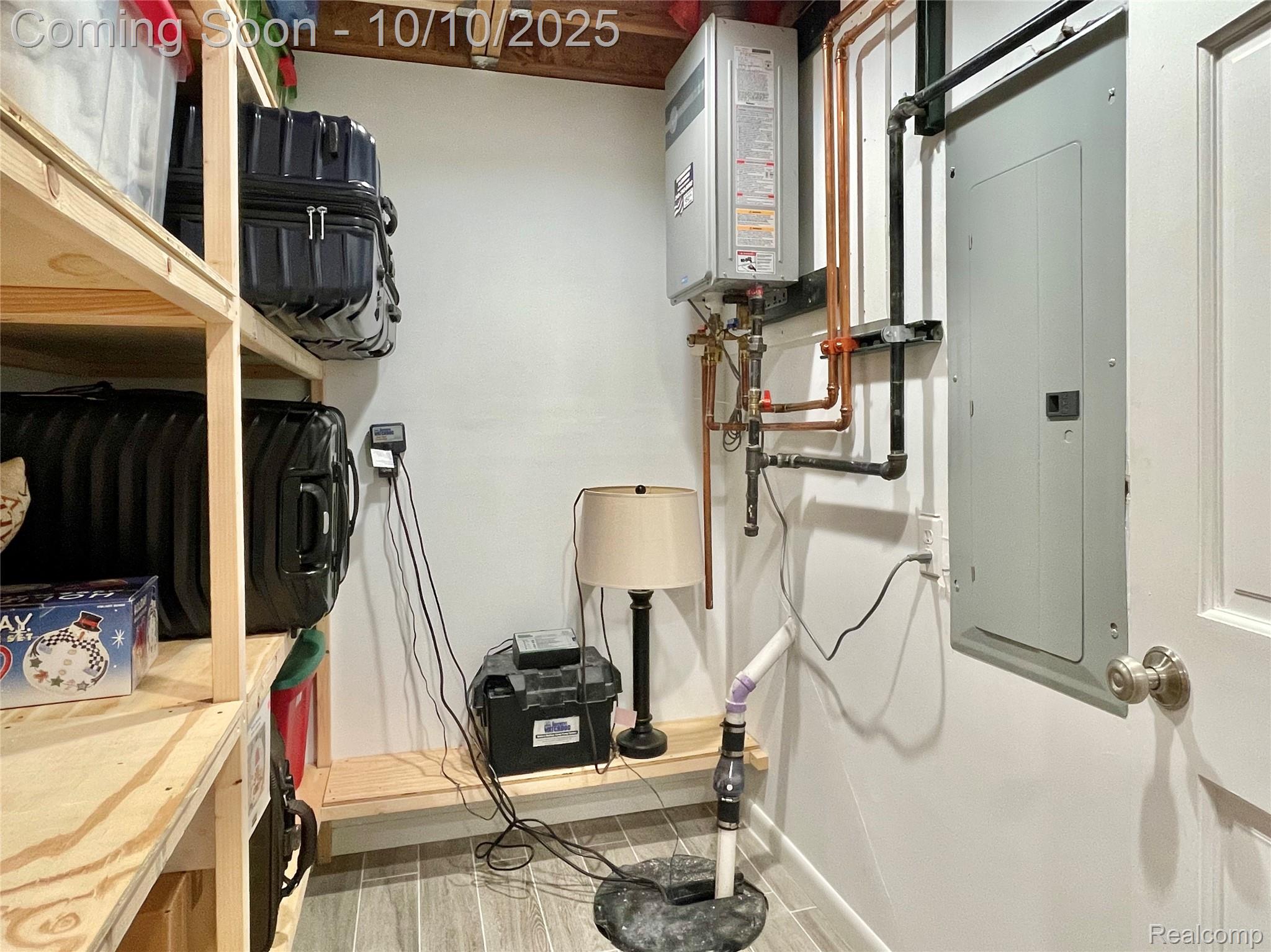 Troy City, Michigan 48098, United States, 5 Bedrooms Bedrooms, ,2 BathroomsBathrooms,Residential,Coming Soon,223796