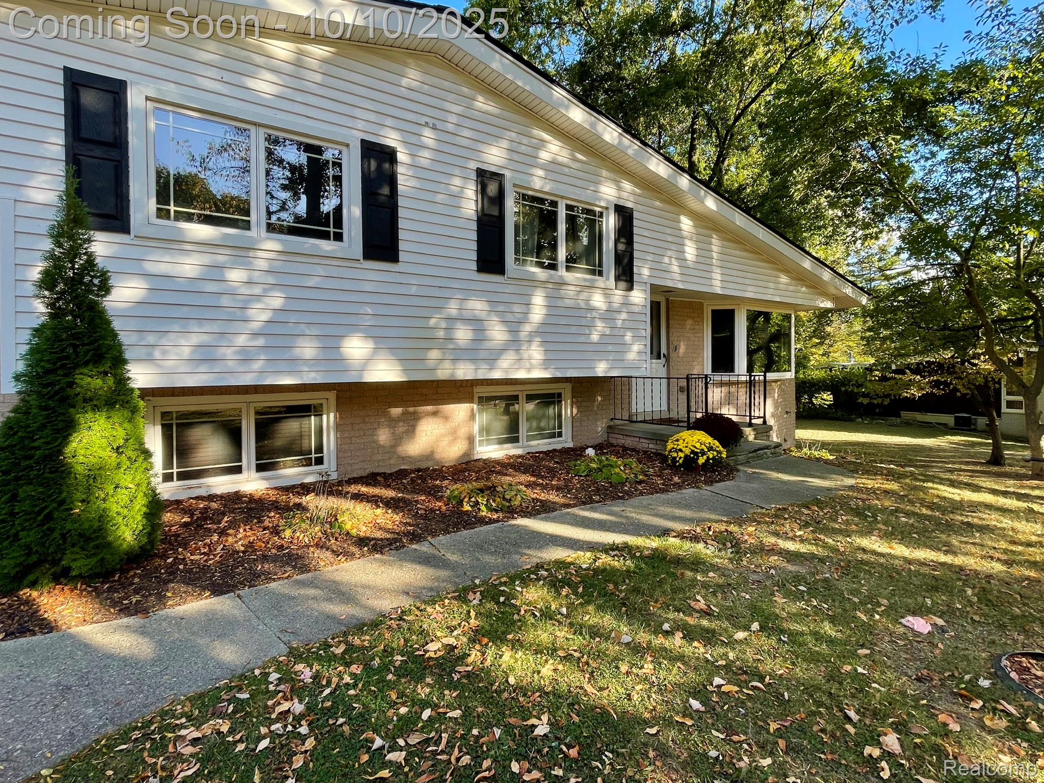 Troy City, Michigan 48098, United States, 5 Bedrooms Bedrooms, ,2 BathroomsBathrooms,Residential,Coming Soon,223796