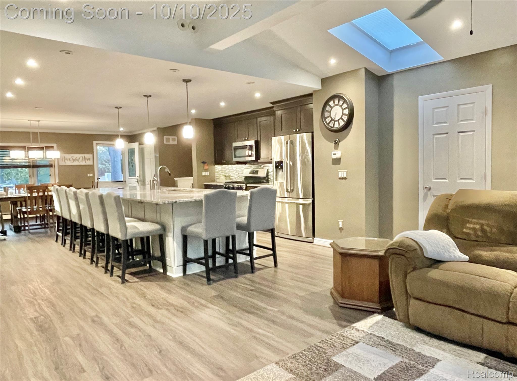 Troy City, Michigan 48098, United States, 5 Bedrooms Bedrooms, ,2 BathroomsBathrooms,Residential,Coming Soon,223796