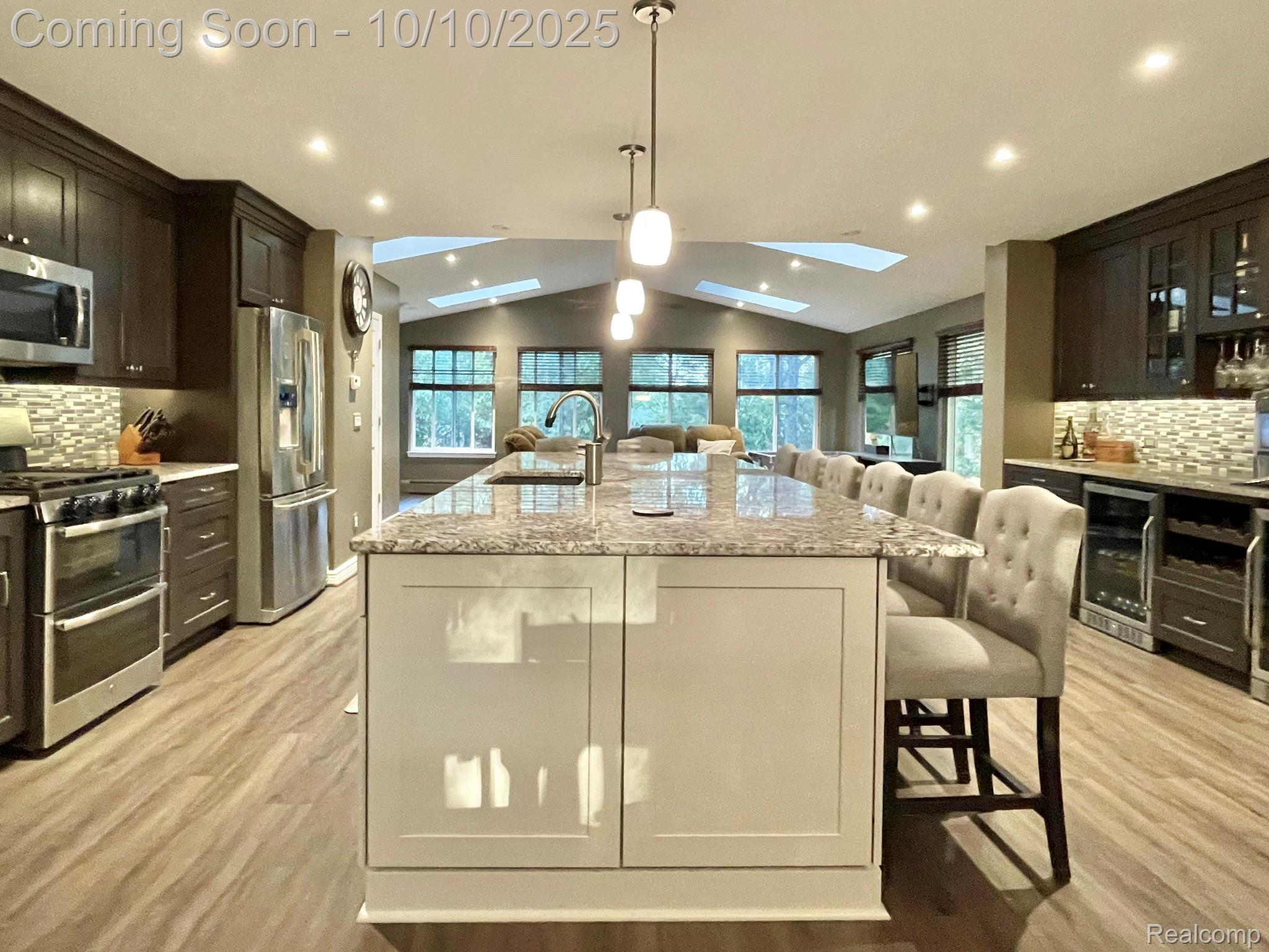 Troy City, Michigan 48098, United States, 5 Bedrooms Bedrooms, ,2 BathroomsBathrooms,Residential,Coming Soon,223796