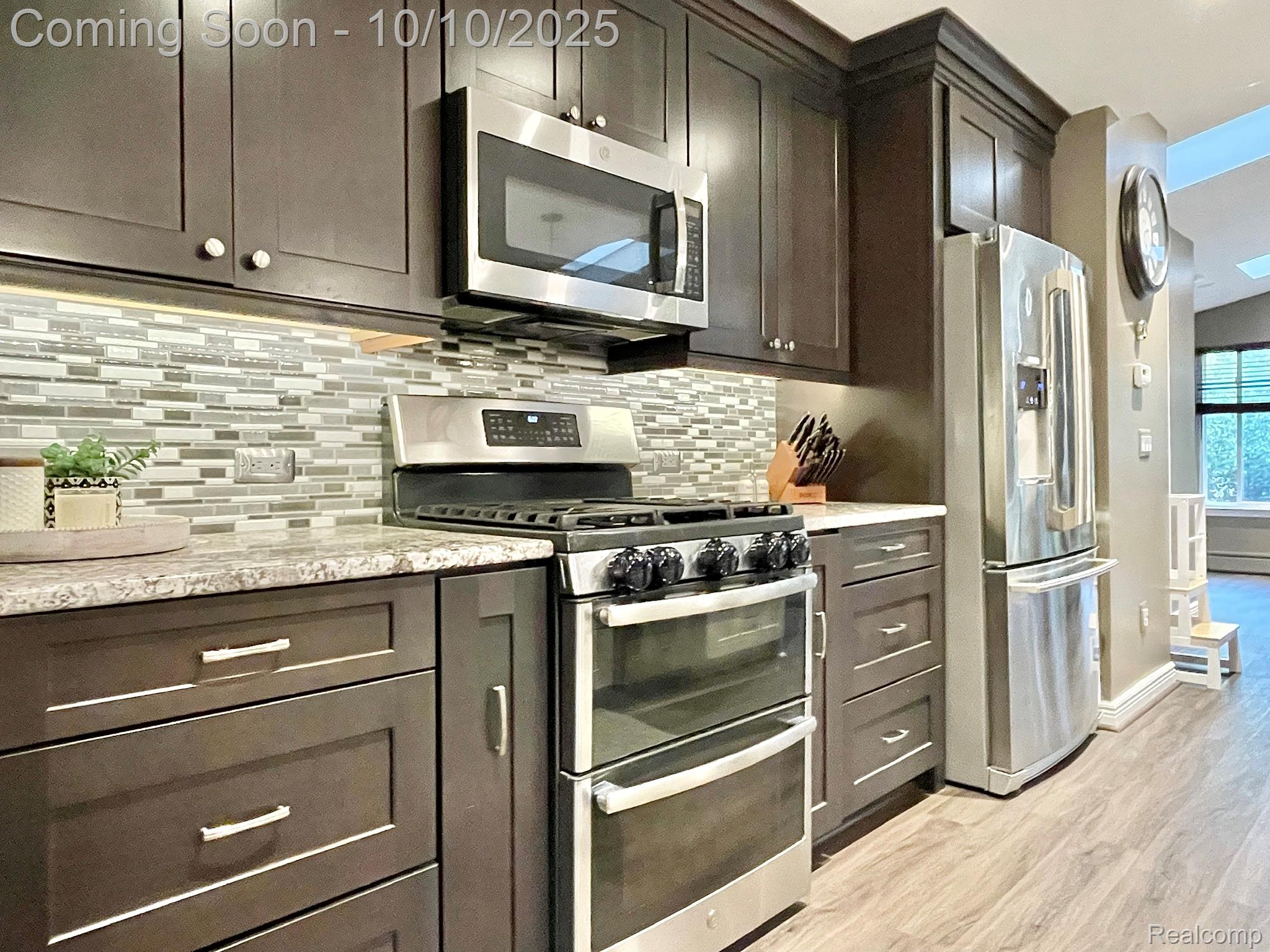 Troy City, Michigan 48098, United States, 5 Bedrooms Bedrooms, ,2 BathroomsBathrooms,Residential,Coming Soon,223796