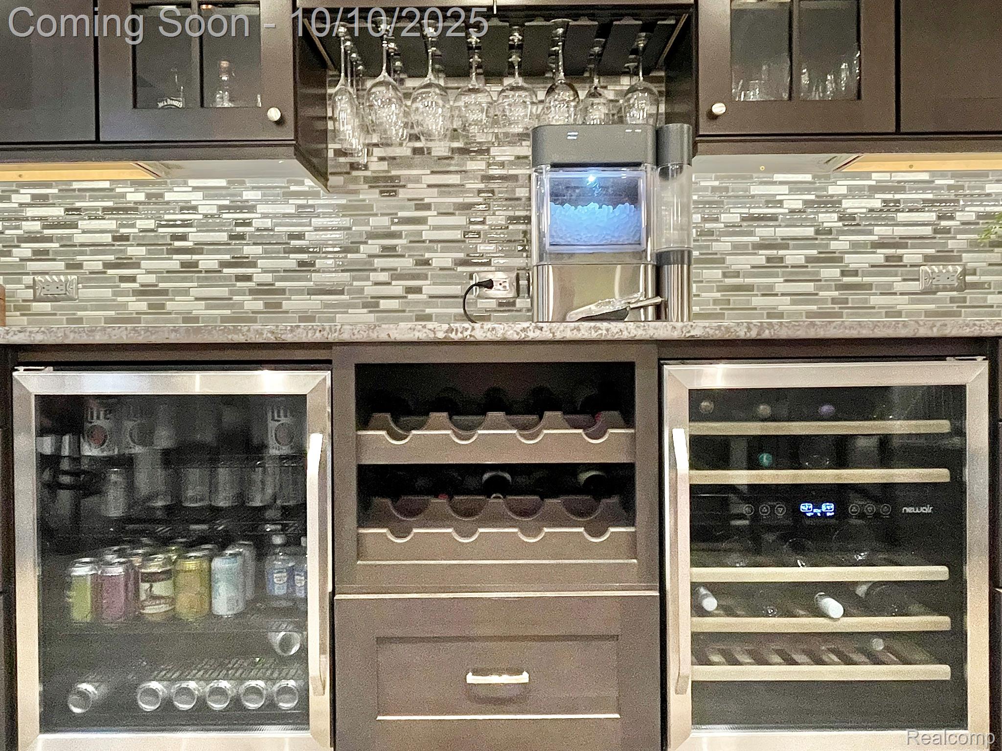 Troy City, Michigan 48098, United States, 5 Bedrooms Bedrooms, ,2 BathroomsBathrooms,Residential,Coming Soon,223796