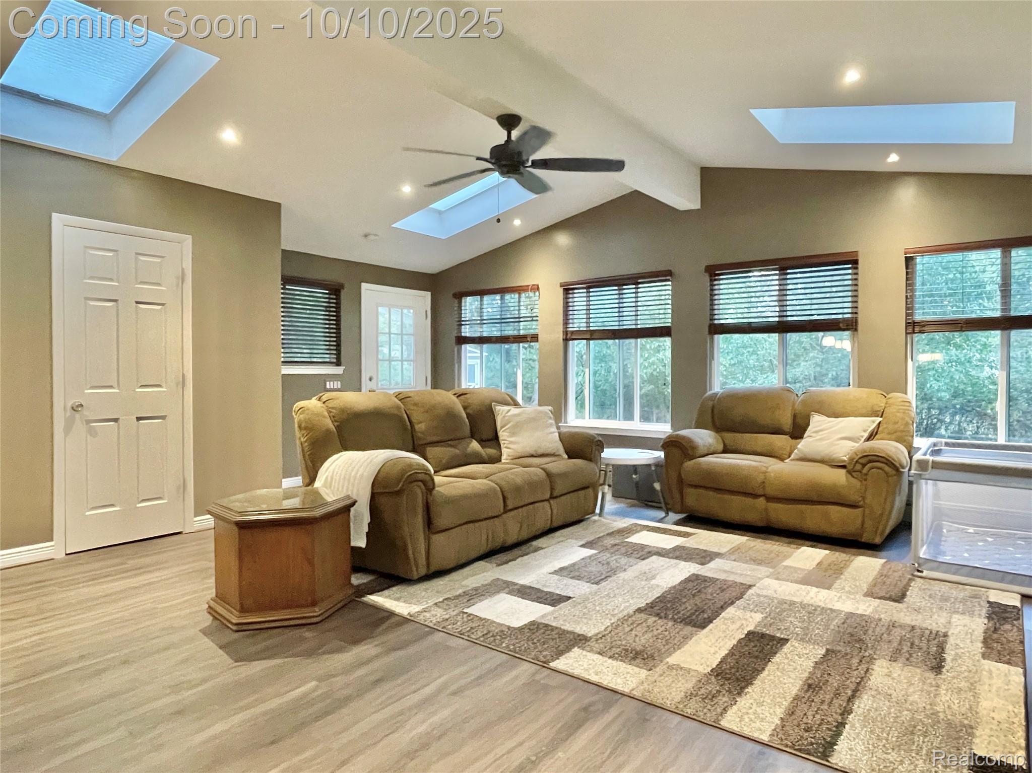 Troy City, Michigan 48098, United States, 5 Bedrooms Bedrooms, ,2 BathroomsBathrooms,Residential,Coming Soon,223796