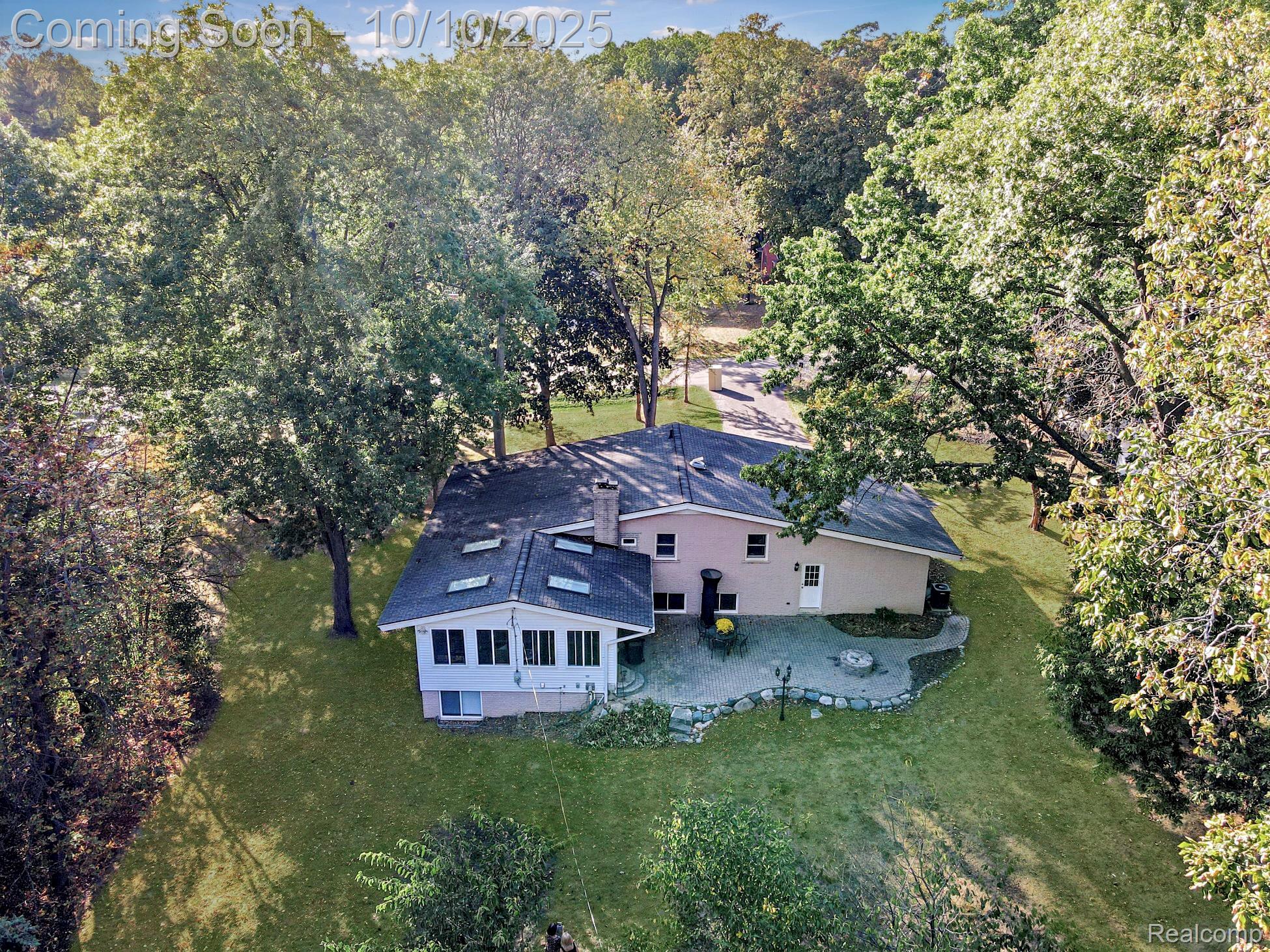 Troy City, Michigan 48098, United States, 5 Bedrooms Bedrooms, ,2 BathroomsBathrooms,Residential,Coming Soon,223796