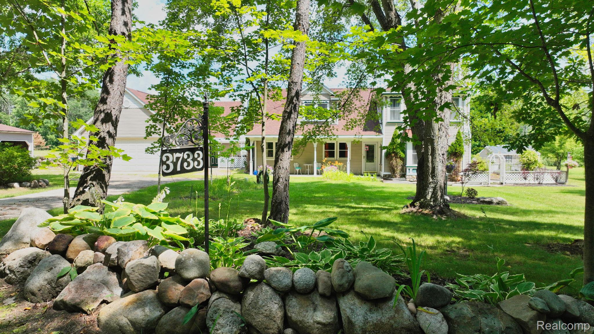 3733 N Hoover Avenue