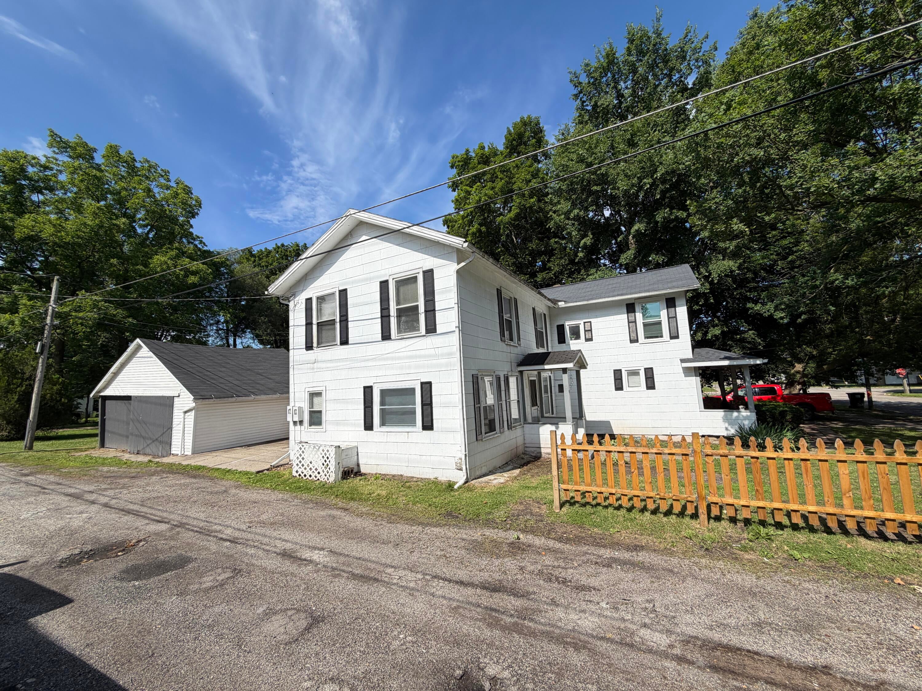 8 E South Street 8 &10