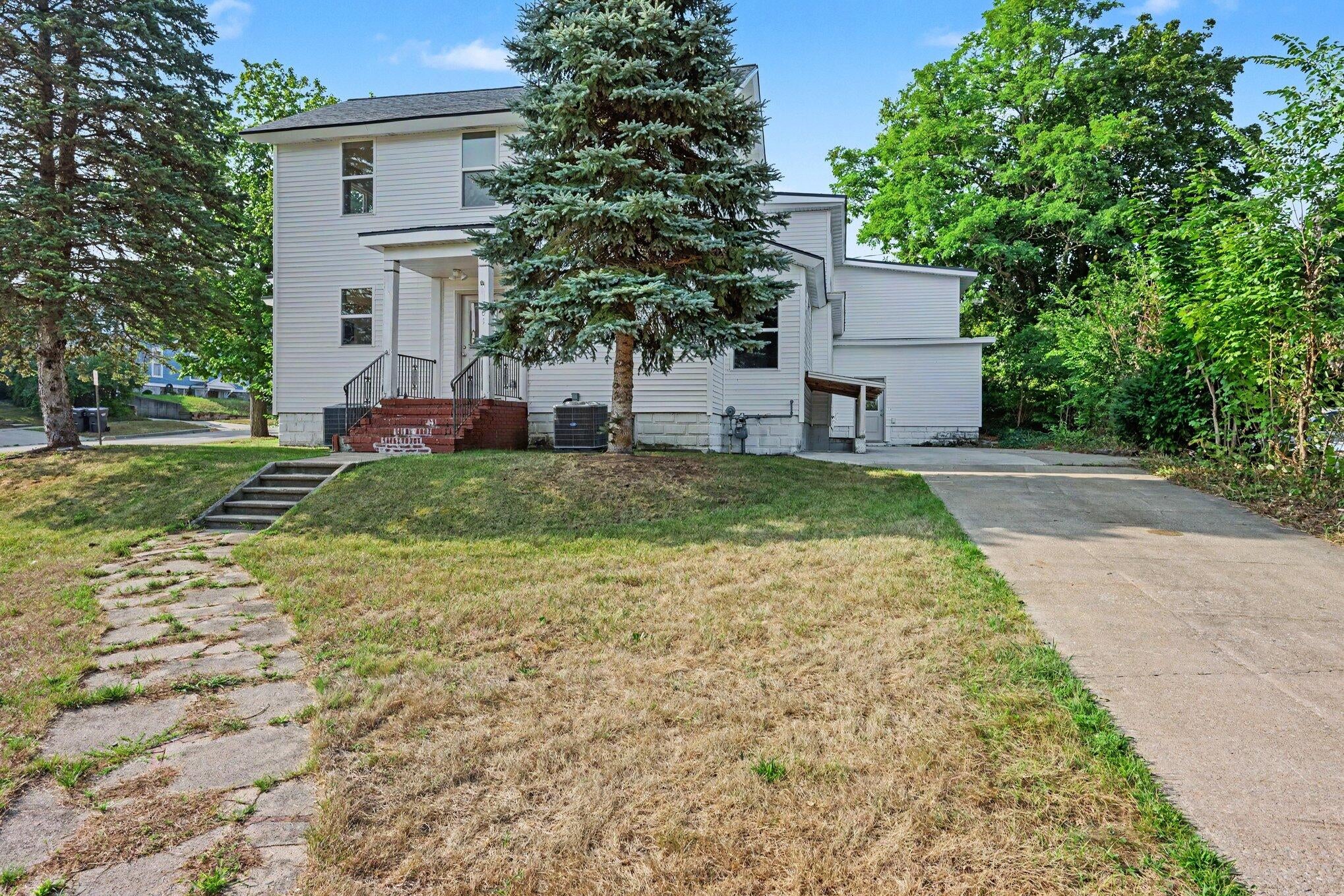 201 Monroe Street