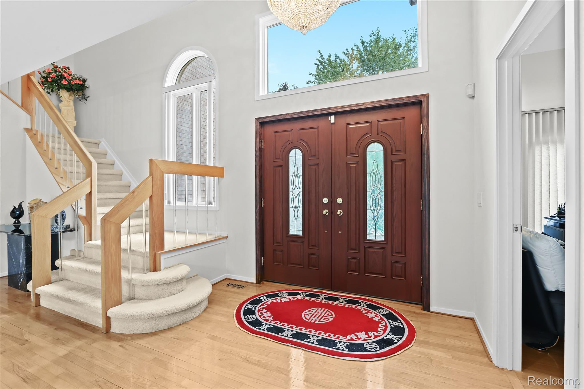 6034 Beachwood Drive