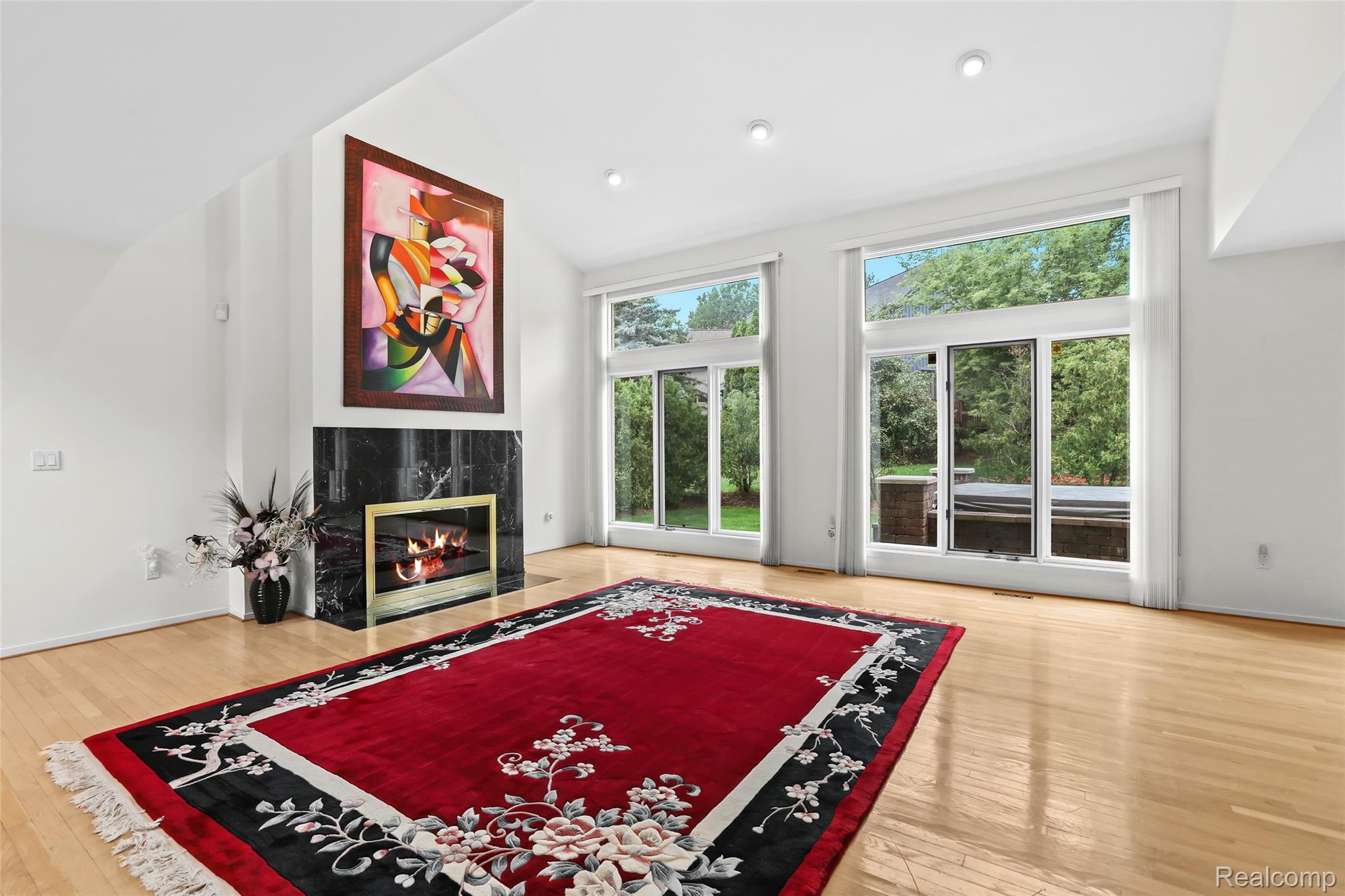 6034 Beachwood Drive