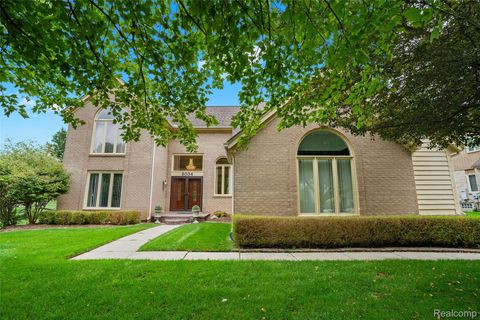 6034 Beachwood Drive West Bloomfield Charter Township MI 48324