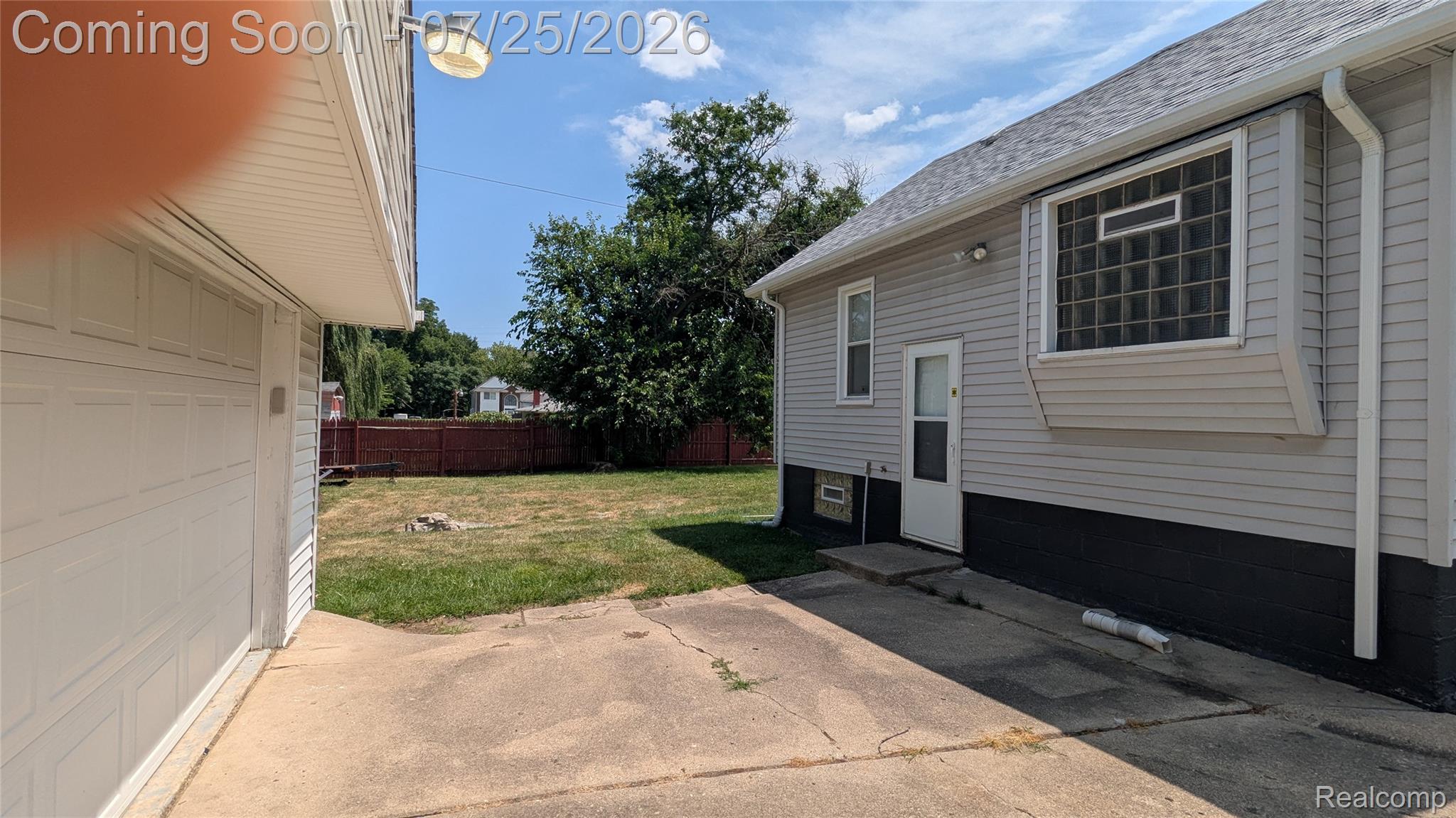 463 Raeburn Street