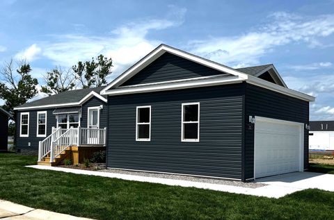 202 RIVIERA Drive Lapeer Township MI 48446