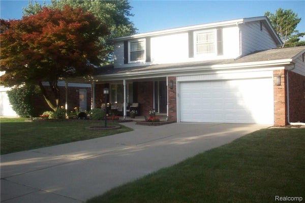 35712 DEARING DR, STERLING HEIGHTS, MI 48312 - Image 52dcfae2a3f848e0aefe7440c0eceeaa/3011240159