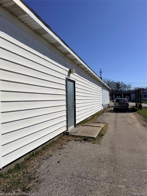 2533 S Getty Street Muskegon Heights City MI 49444