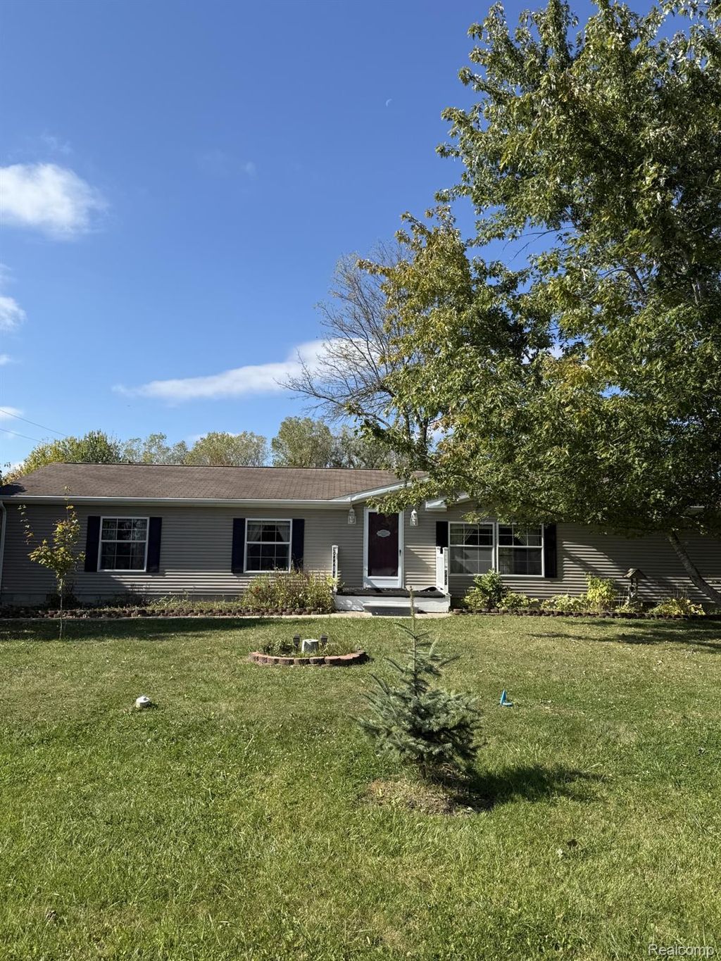 Photo of 2828 Lorraine Street, Marlette City, MI 48453 (MLS # 20251036066)