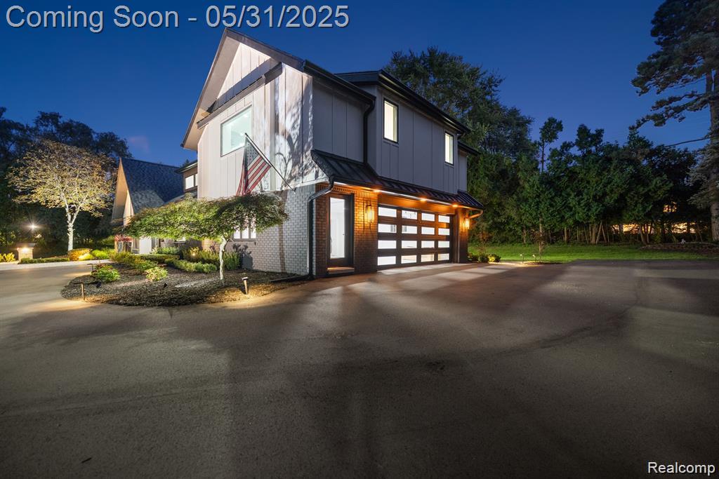 1367 W LONG LAKE Road
