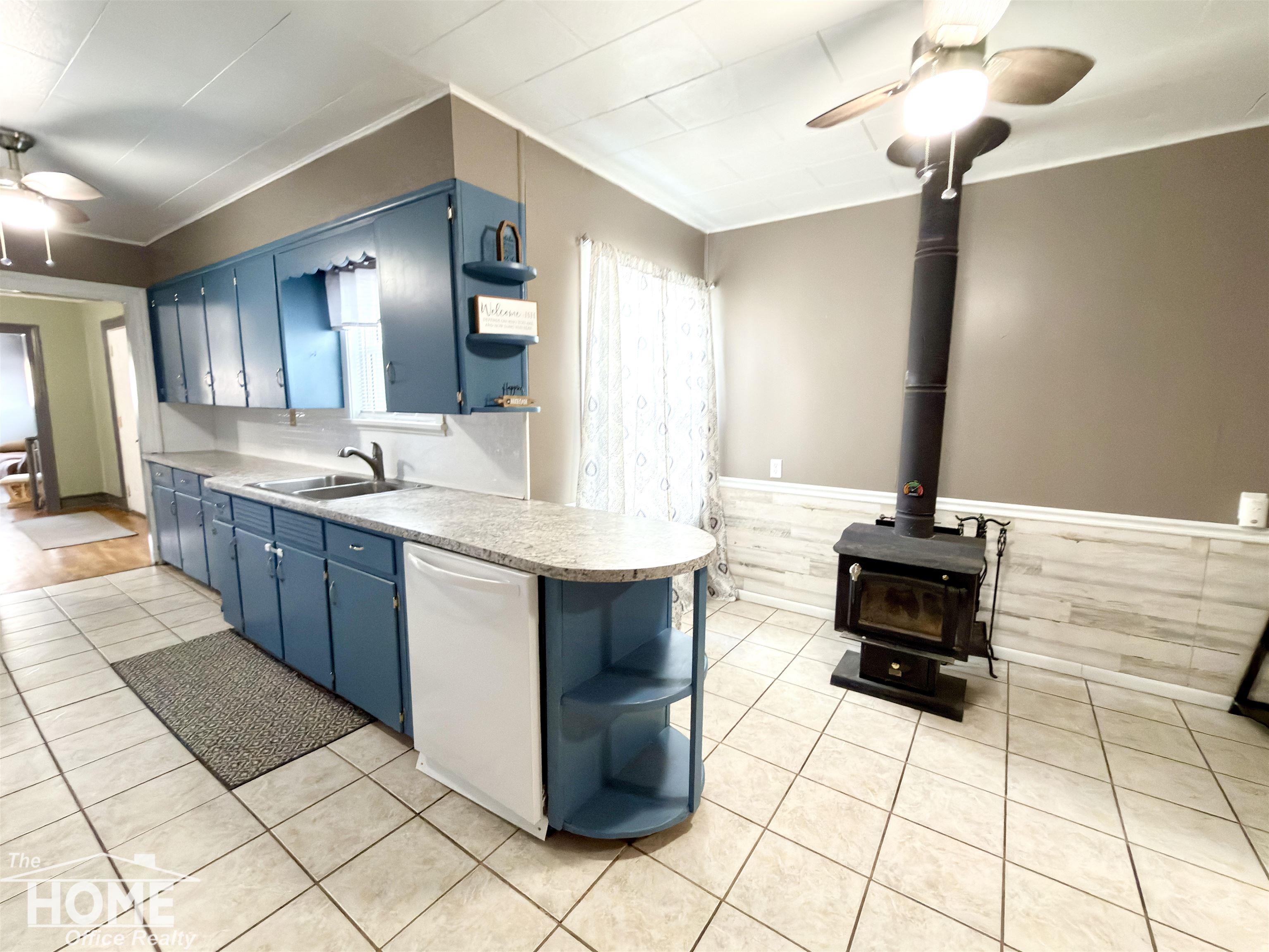 123 W Williams Street