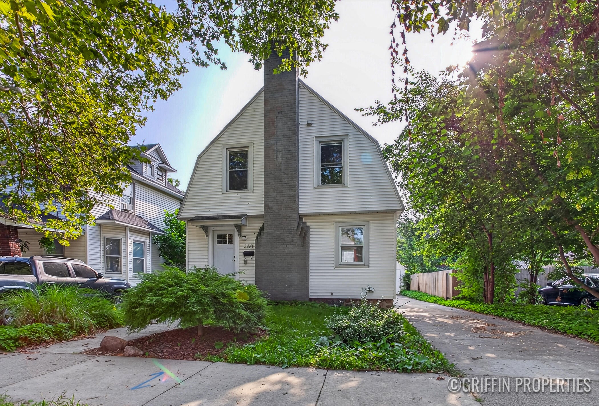 360 Carlton Avenue SE
