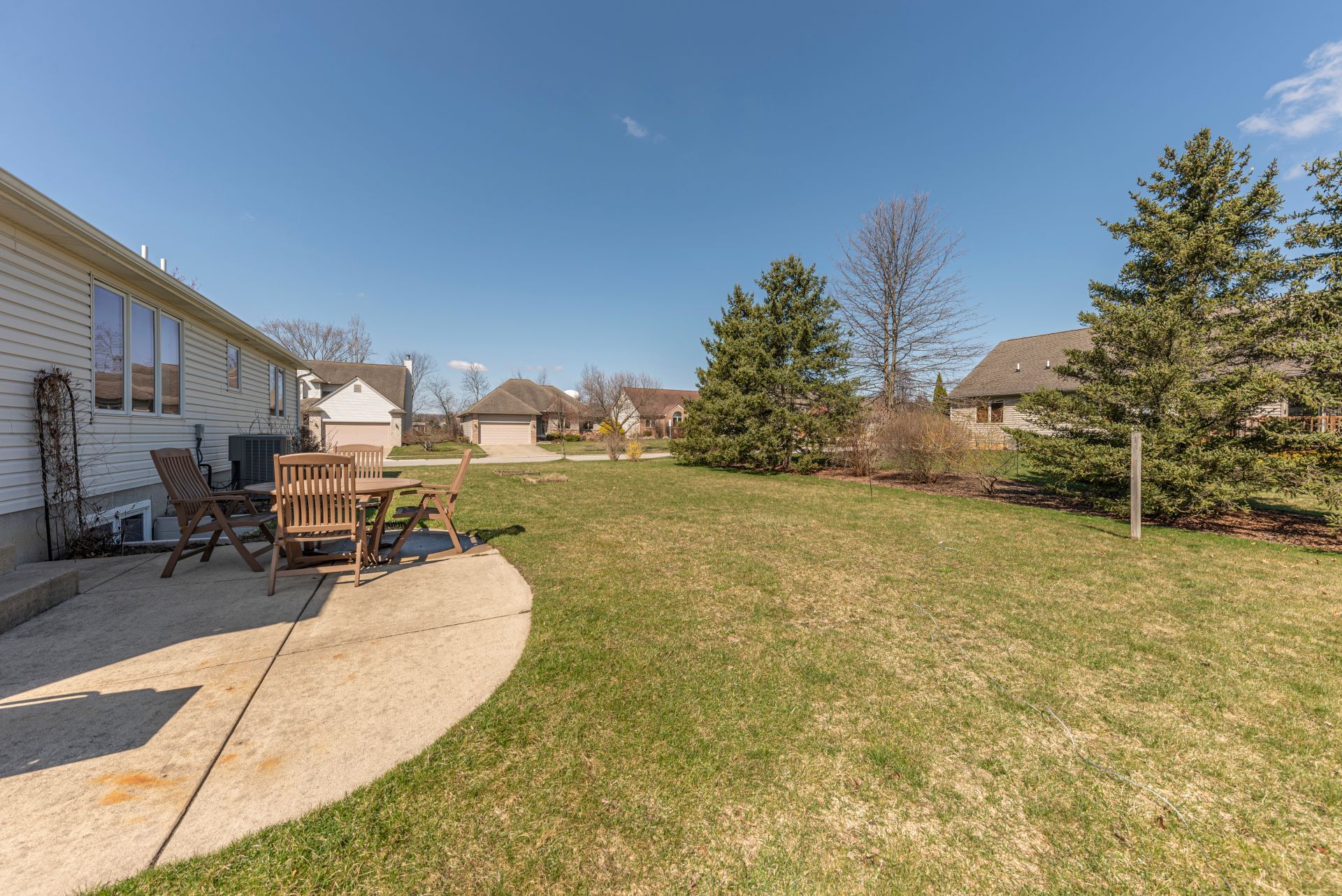 6863 WELLINGTON Drive