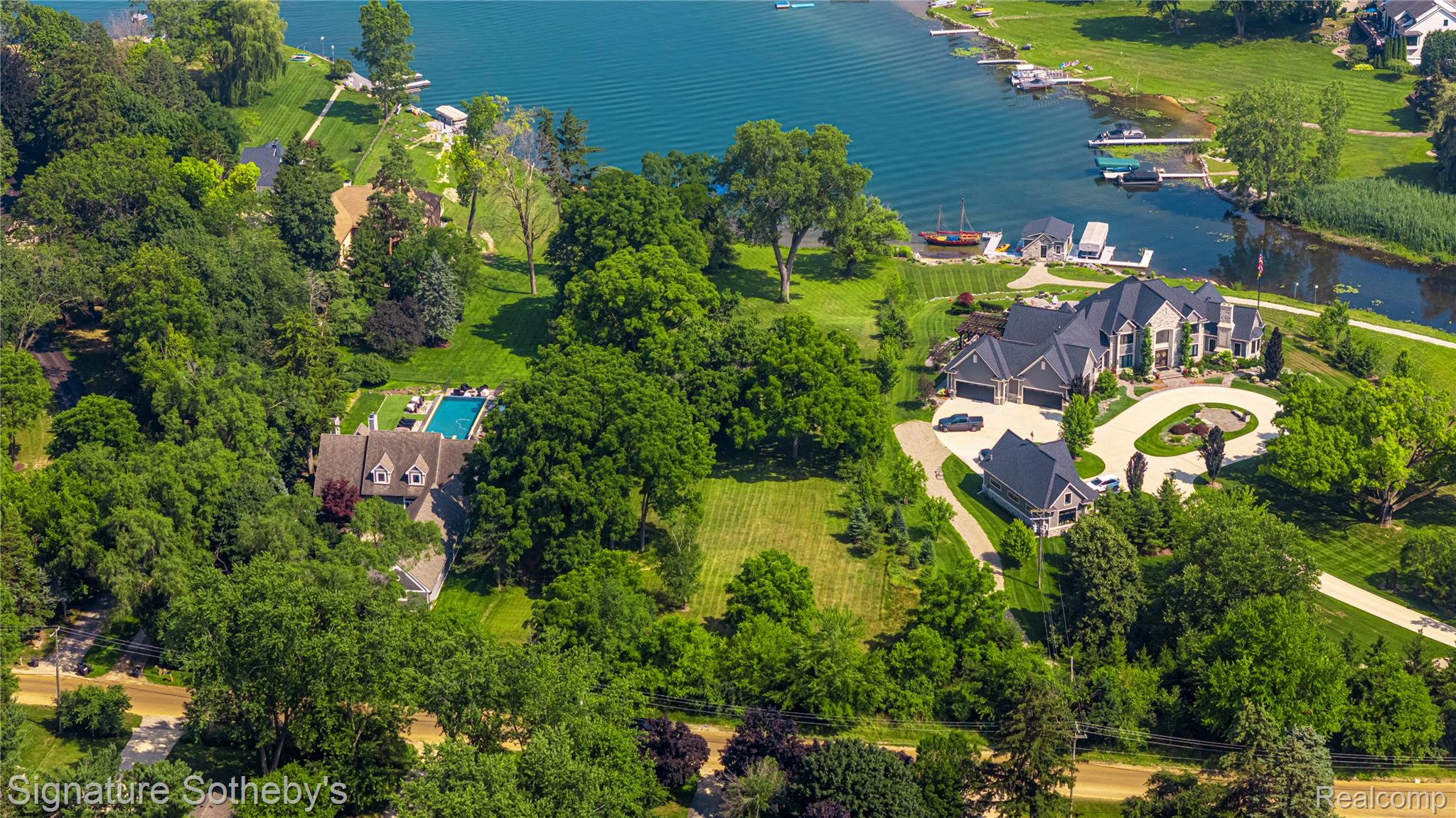 2475 N LAKE ANGELUS Road W