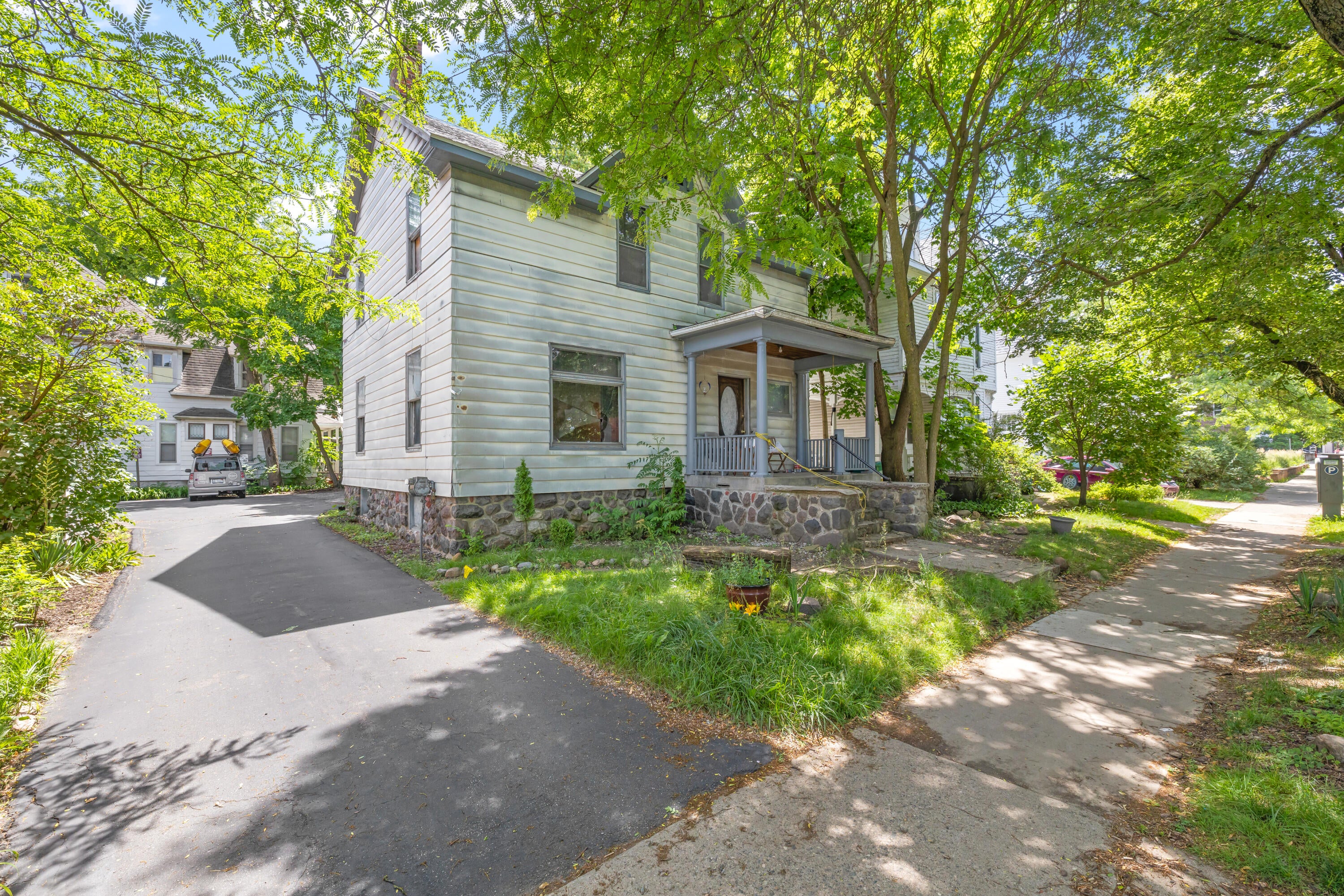 216 N 5th Avenue