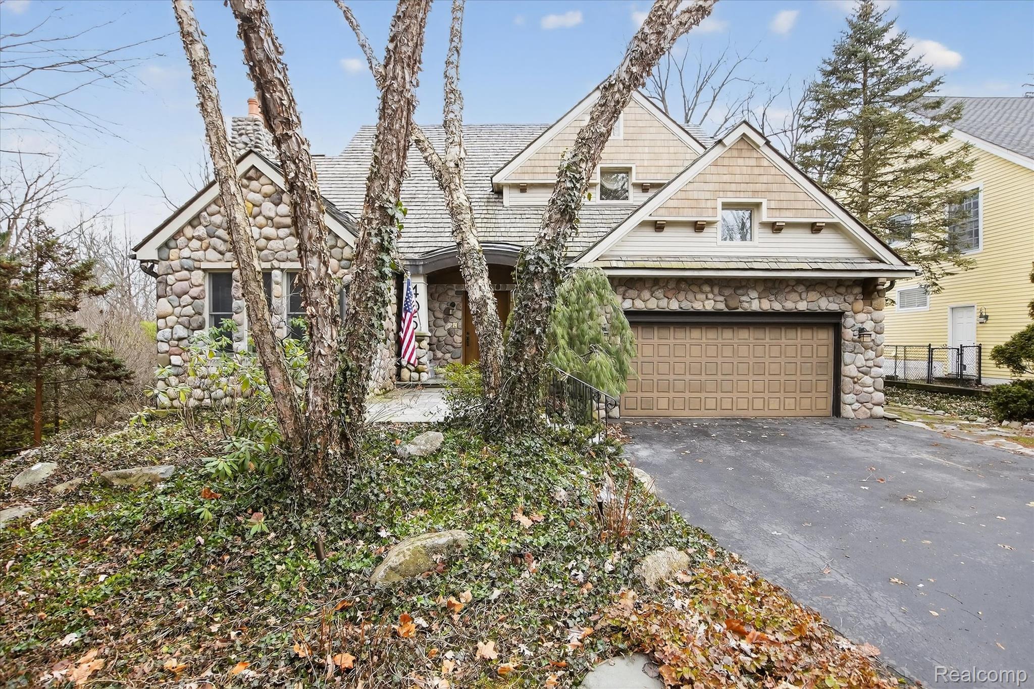 405 Bonnie Brier Street