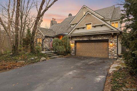 405 Bonnie Brier Street Birmingham City MI 48009