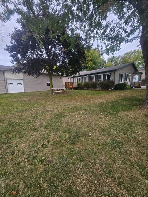 1819 Riverside Drive Port Huron City MI 48060