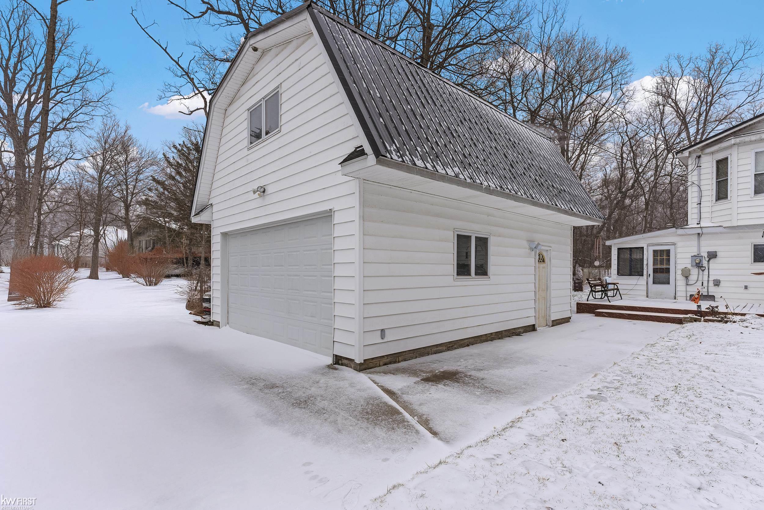 10528 Lake Shore Drive