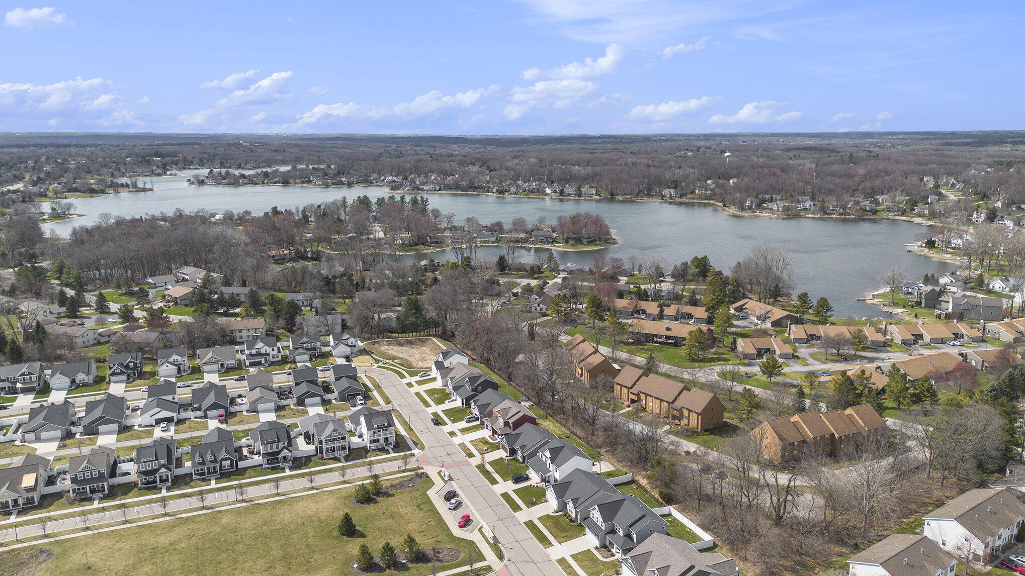 Cannon Township Kent, Michigan 49341, United States, 2 Bedrooms Bedrooms, ,1 BathroomBathrooms,Residential,Active,104754