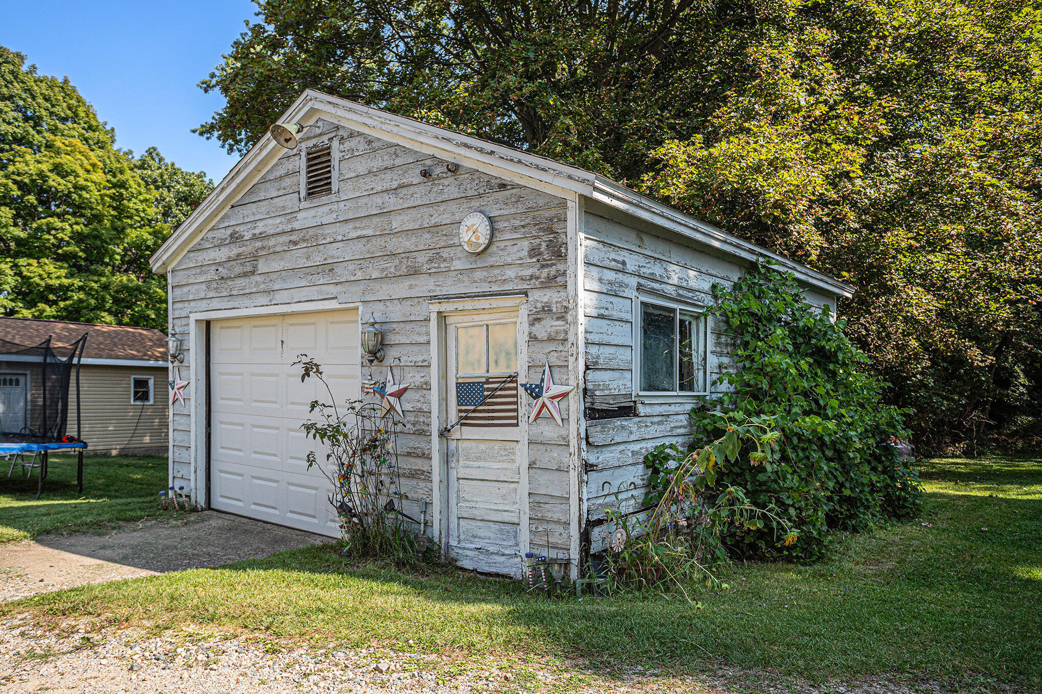 Springfield City, Michigan 49037, United States, 2 Bedrooms Bedrooms, ,1 BathroomBathrooms,Residential,Active,212869