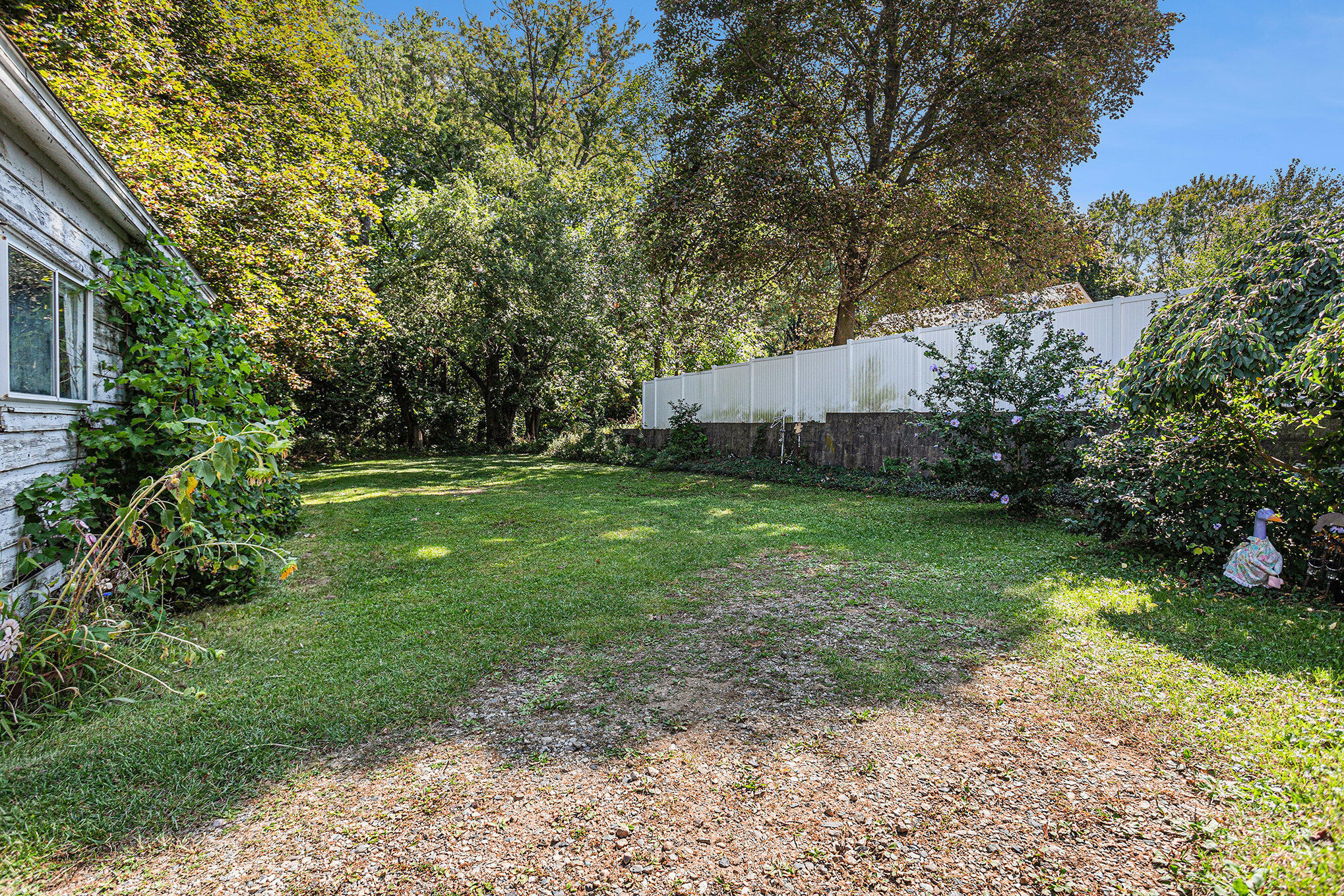 Springfield City, Michigan 49037, United States, 2 Bedrooms Bedrooms, ,1 BathroomBathrooms,Residential,Active,212869